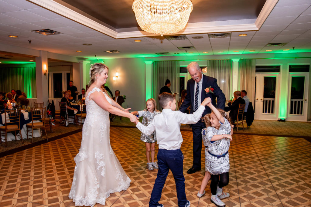 parent dances at a greate bay country club wedding