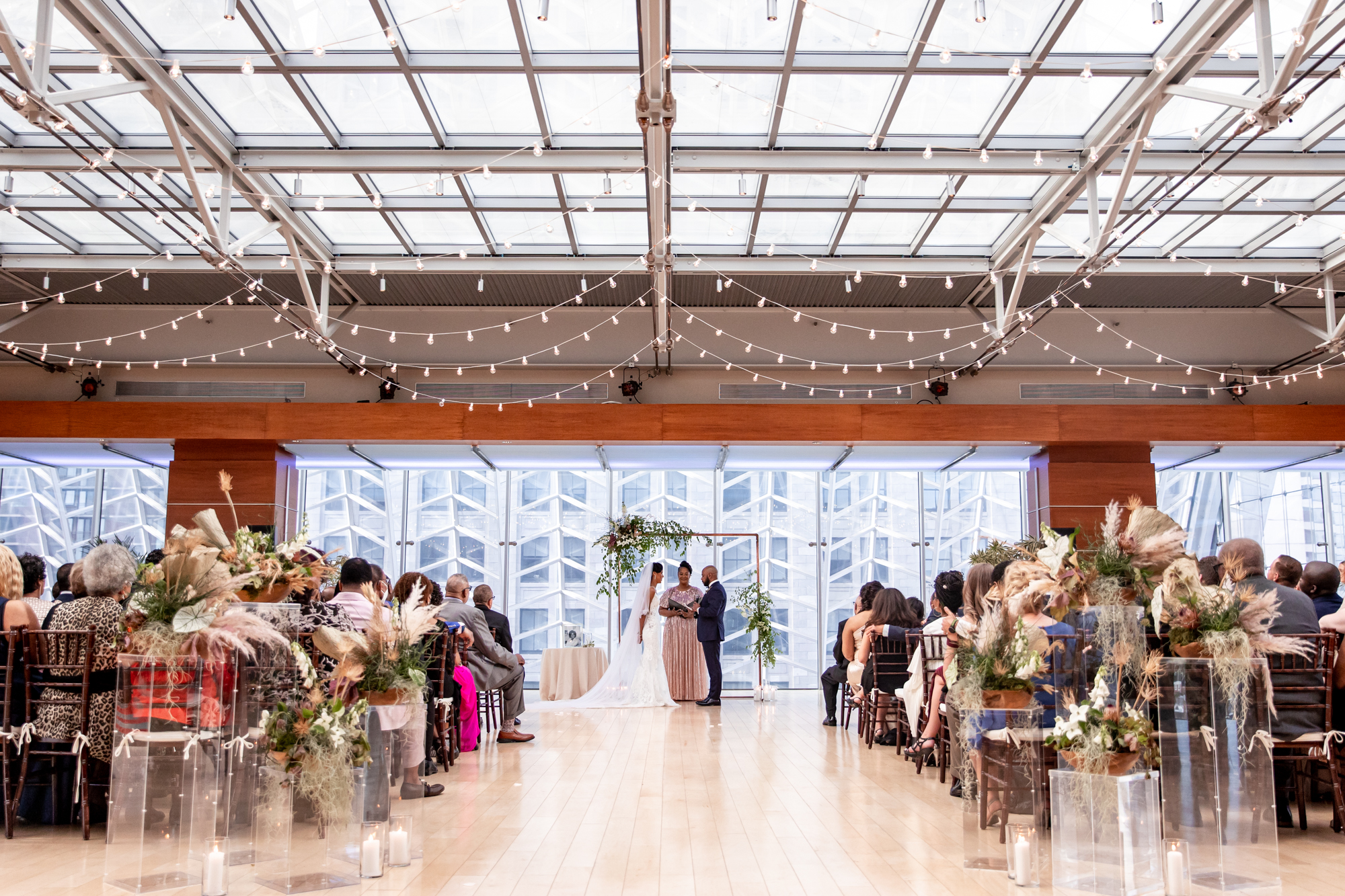 earthy modern kimmel center wedding ceremony