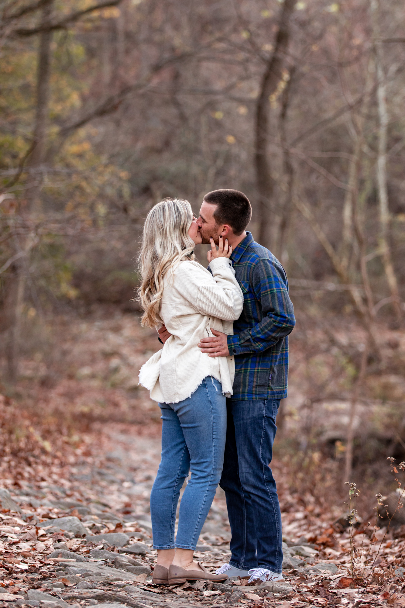 hiking engagement photos at valley forge park in king of prussia