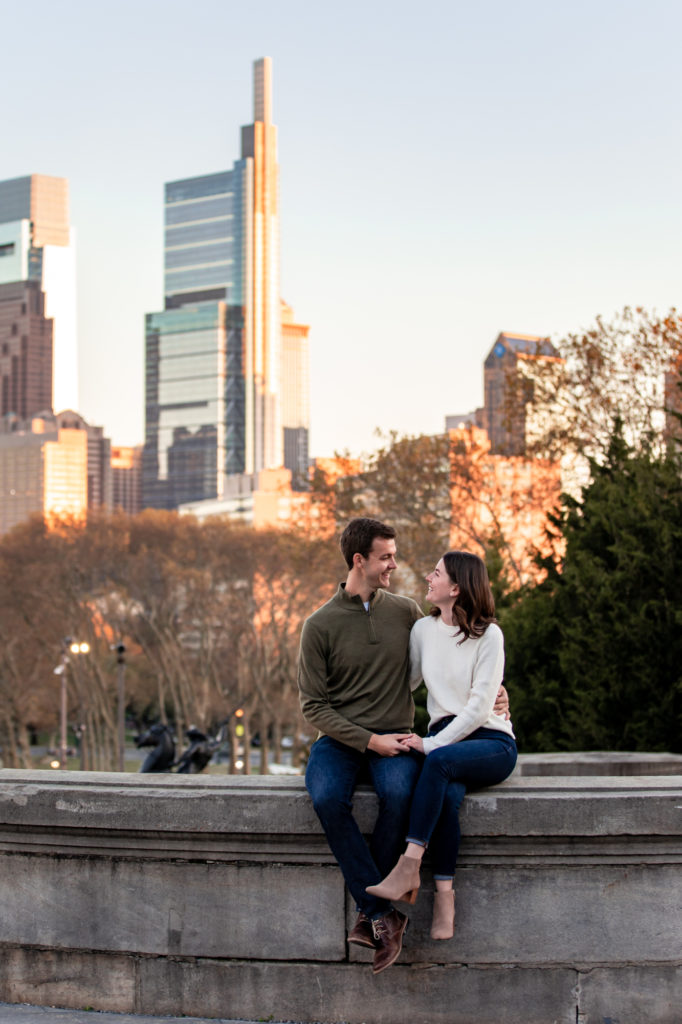 fall engagement session at the philadelphia art museum