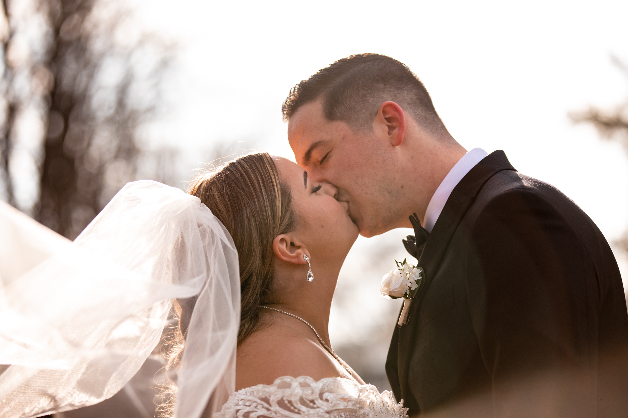 classy winter wedding at mendenhall inn in chadds ford, pa